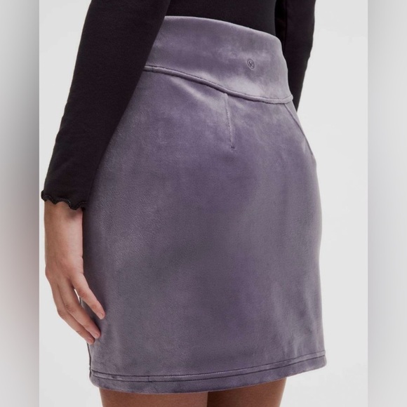 NWT Lululemon Scuba High-Rise Mini Skirt *Velvet- Nightfall/ Size Small - Picture 2 of 11